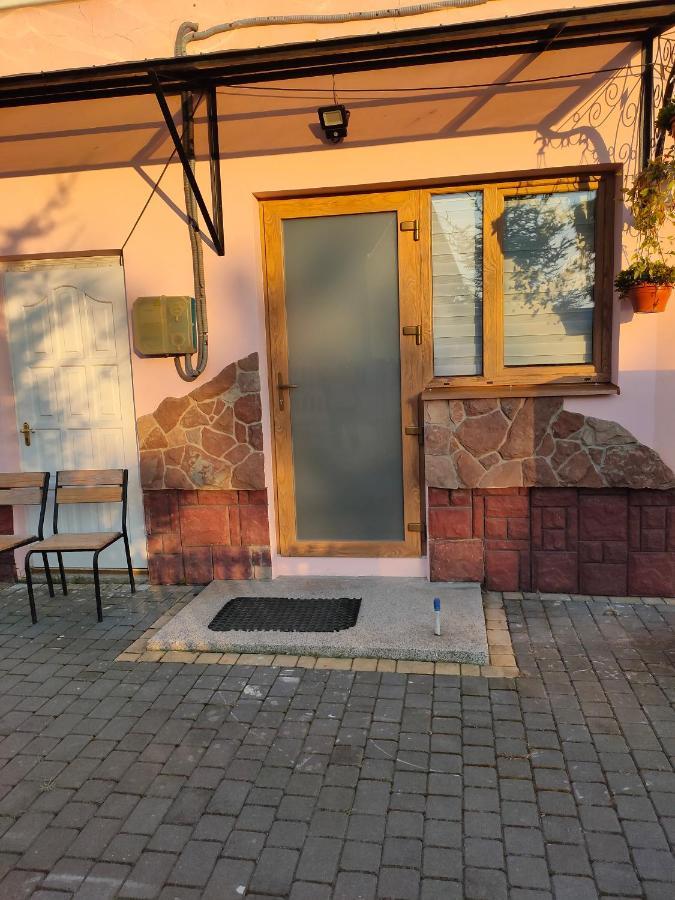 Hotel Rava-Ruska Esterno foto