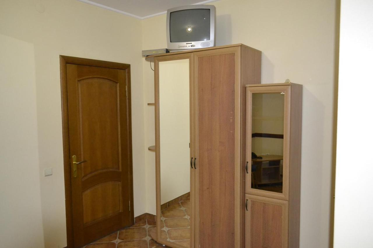 Hotel Rava-Ruska Esterno foto