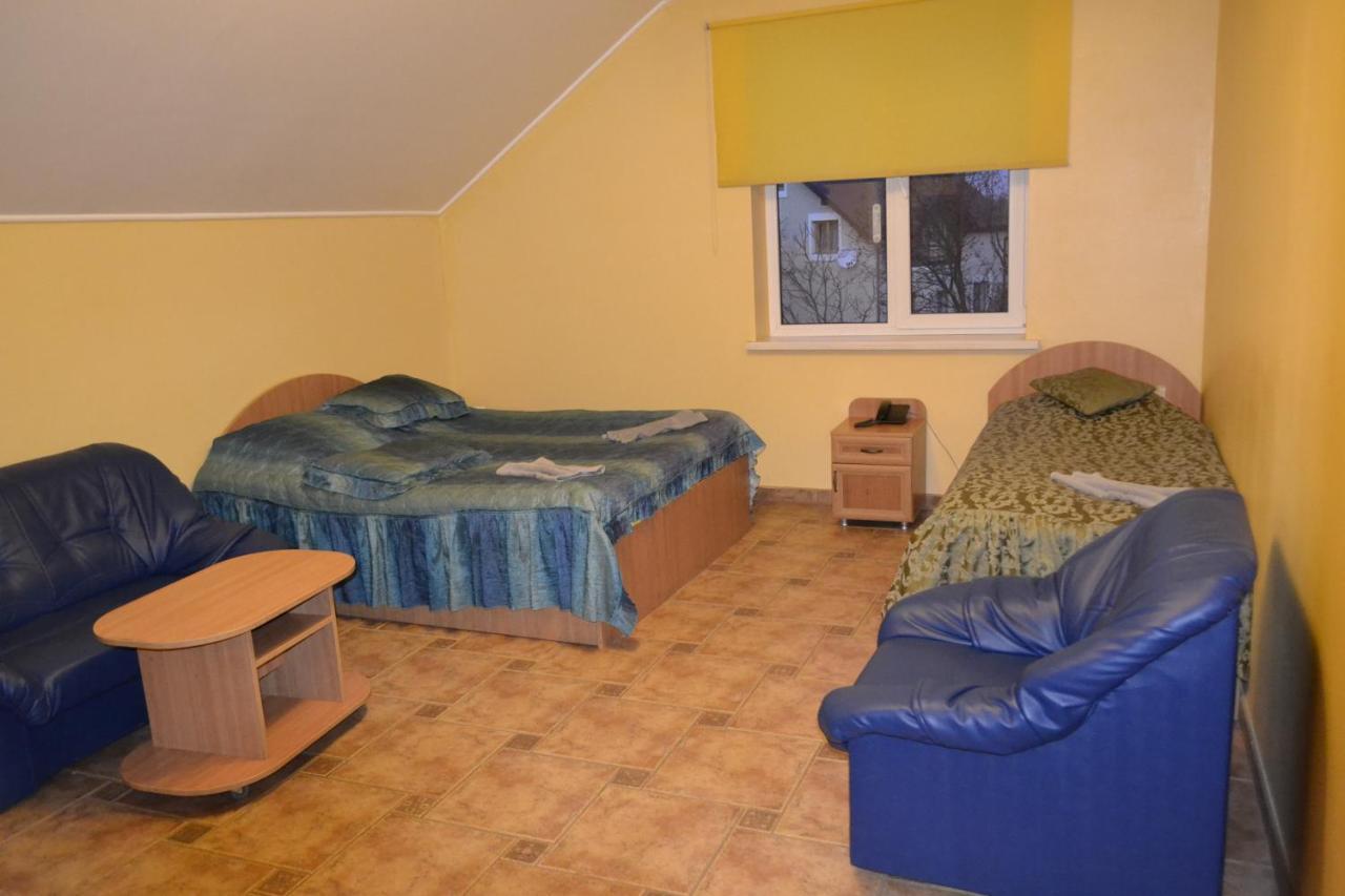 Hotel Rava-Ruska Esterno foto