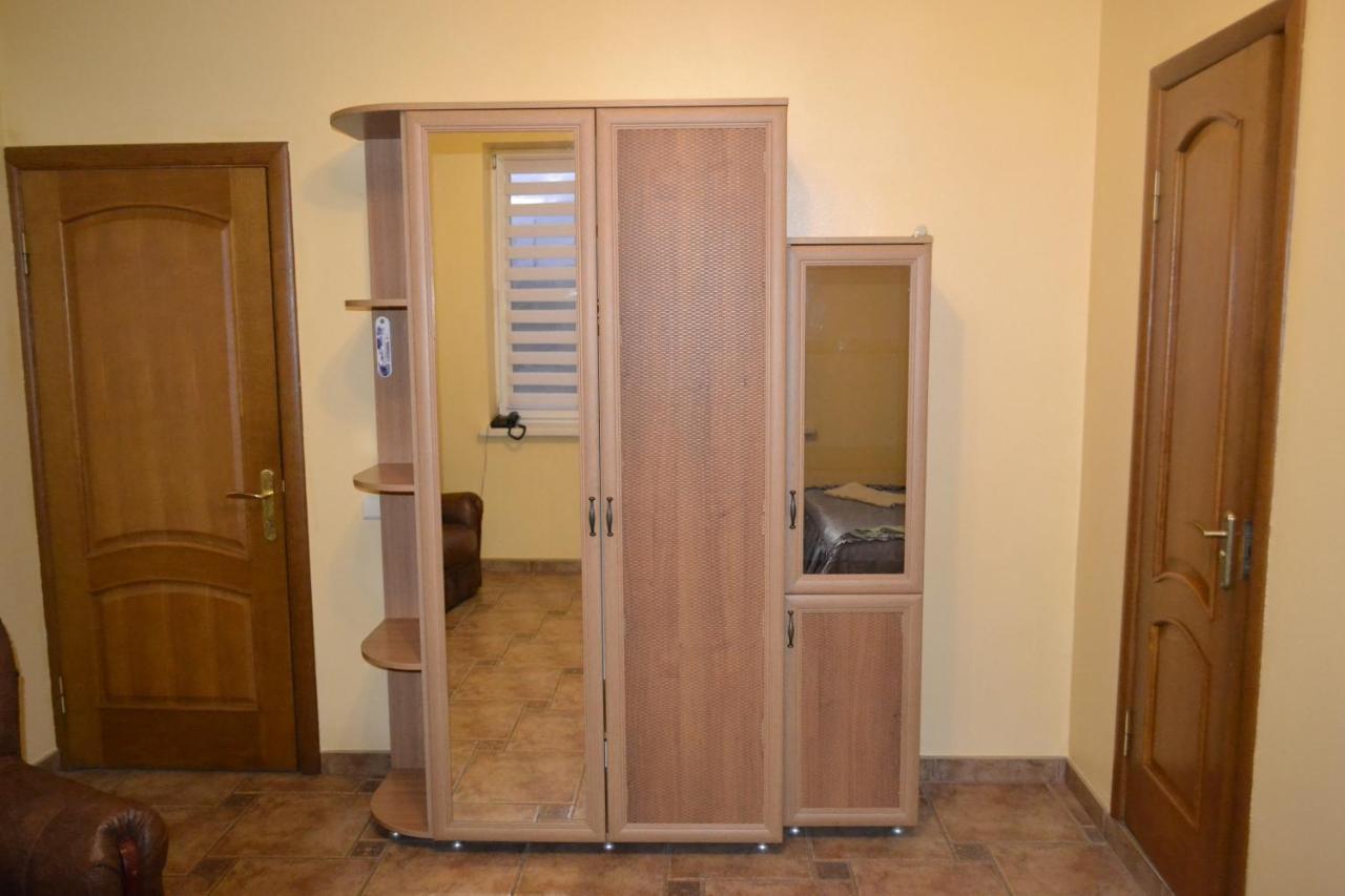 Hotel Rava-Ruska Esterno foto