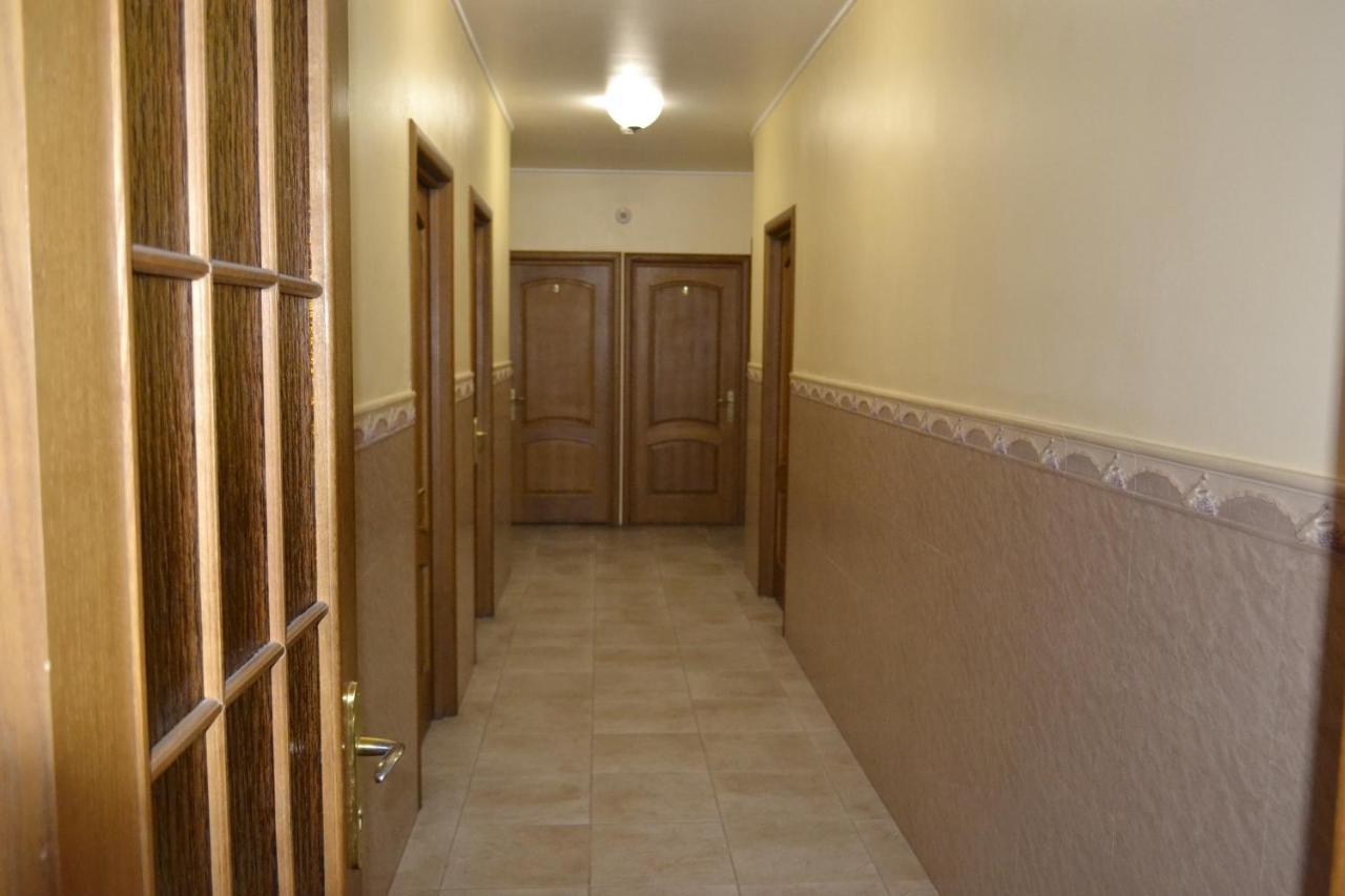 Hotel Rava-Ruska Esterno foto